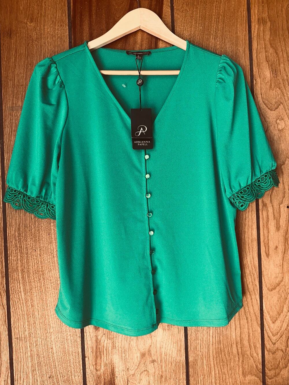 Adrianna Papell green V-neck button-front blouse M